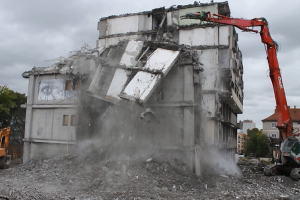 Abriss des höchsten leerstehenden Gebäudes in Mitteleuropa