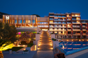 Fünf-Sterne-Hotel und Casino eröffnete in Montenegro