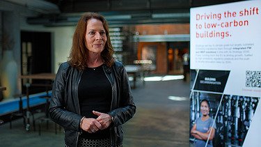 Dr. Marion Henschel spricht im Kurzinterview über Gebäudedekarbonisierung