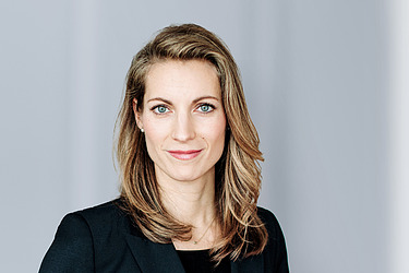 Foto von Dr. Valerie Hackl, Aufsichtsratsmitglied der STRABAG SE