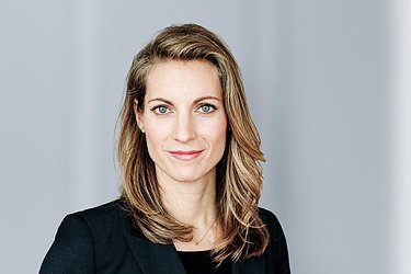 Foto von Dr. Valerie Hackl, Aufsichtsratsmitglied der STRABAG SE