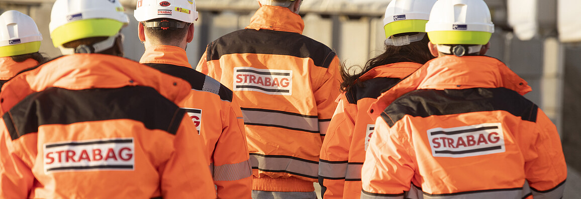 STRABAG female employees wearing protective equipment