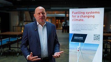 Christian Sadleder talks about the continued expansion of STRABAG's energy and water infrastructure operations in a short interview