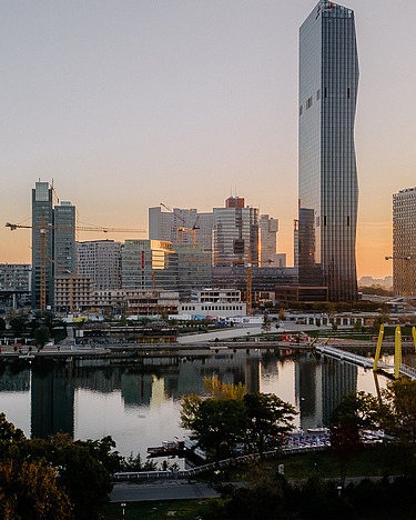 Foto der Skyline in Wien, wo sich die STRABAG Niederlassung DC9 befindet. 